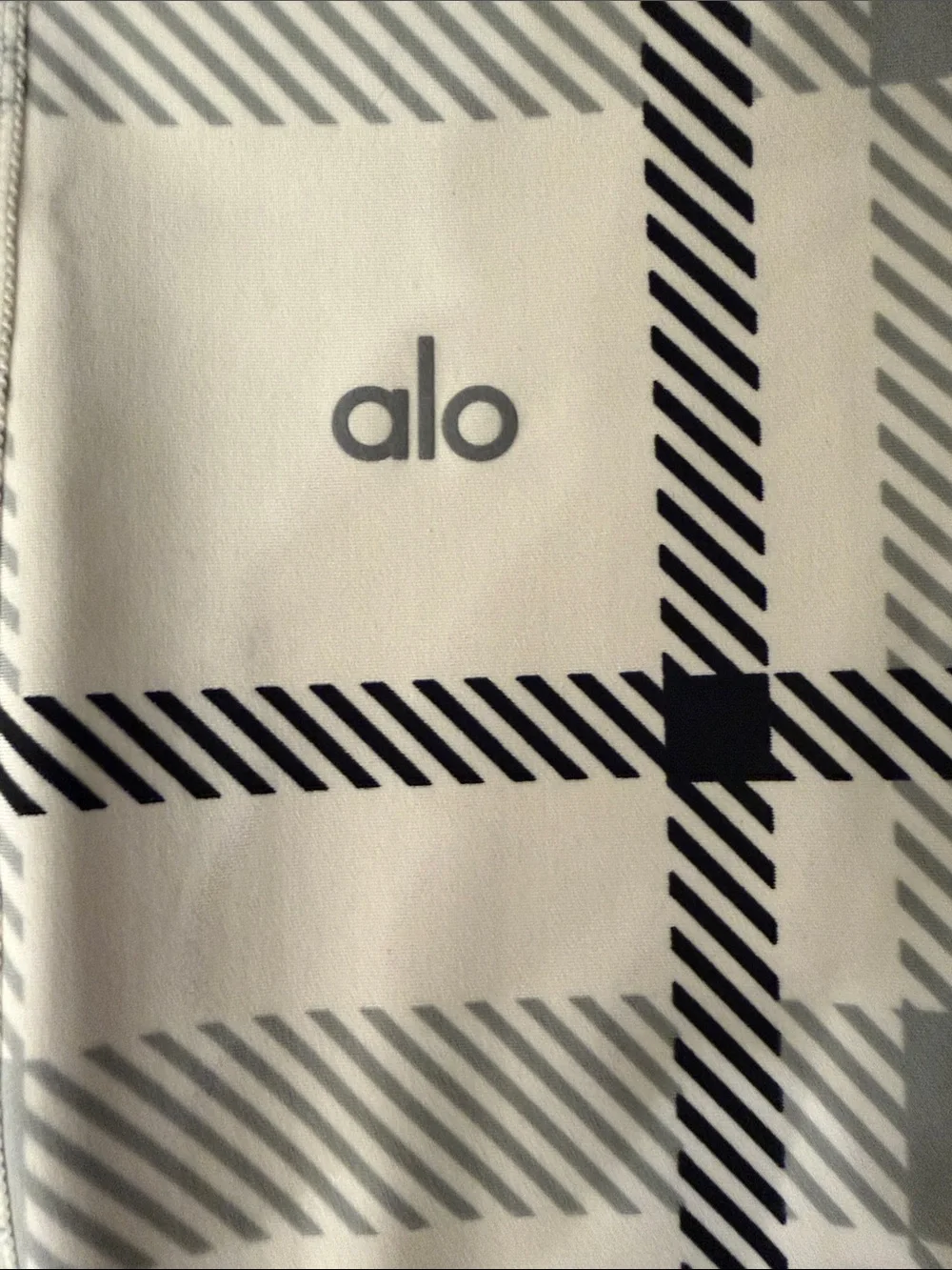 ALO Yoga Plaid High-Rise Leggings — White, Gray, Black